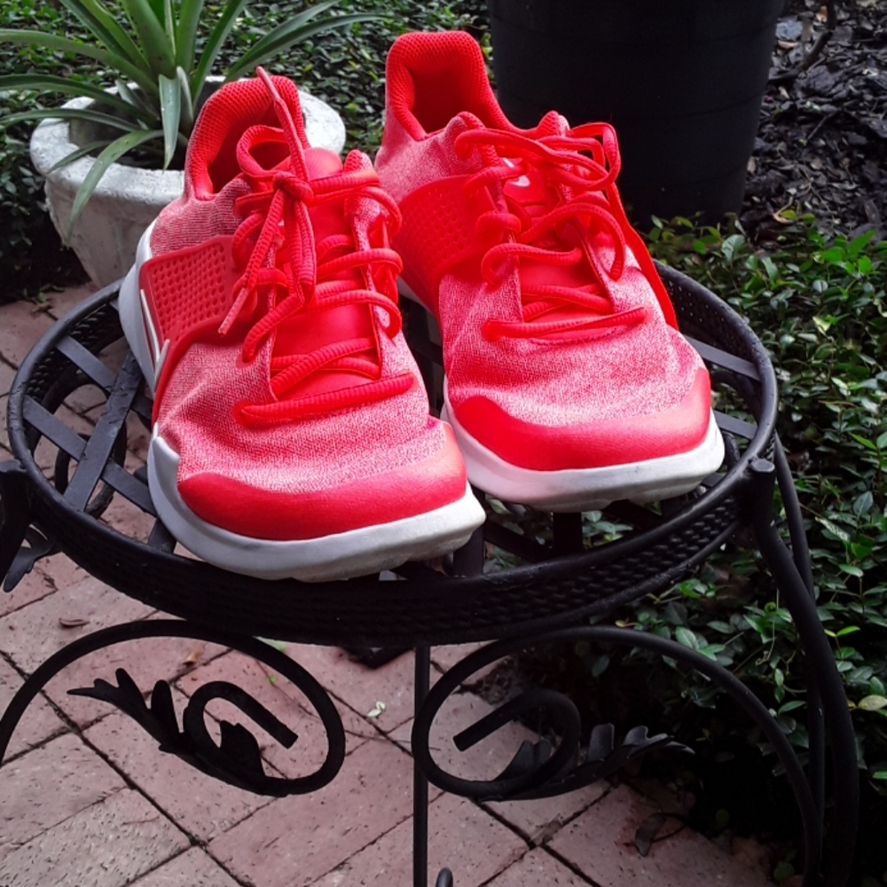 NIKE  engineered for all day every day comfort.
